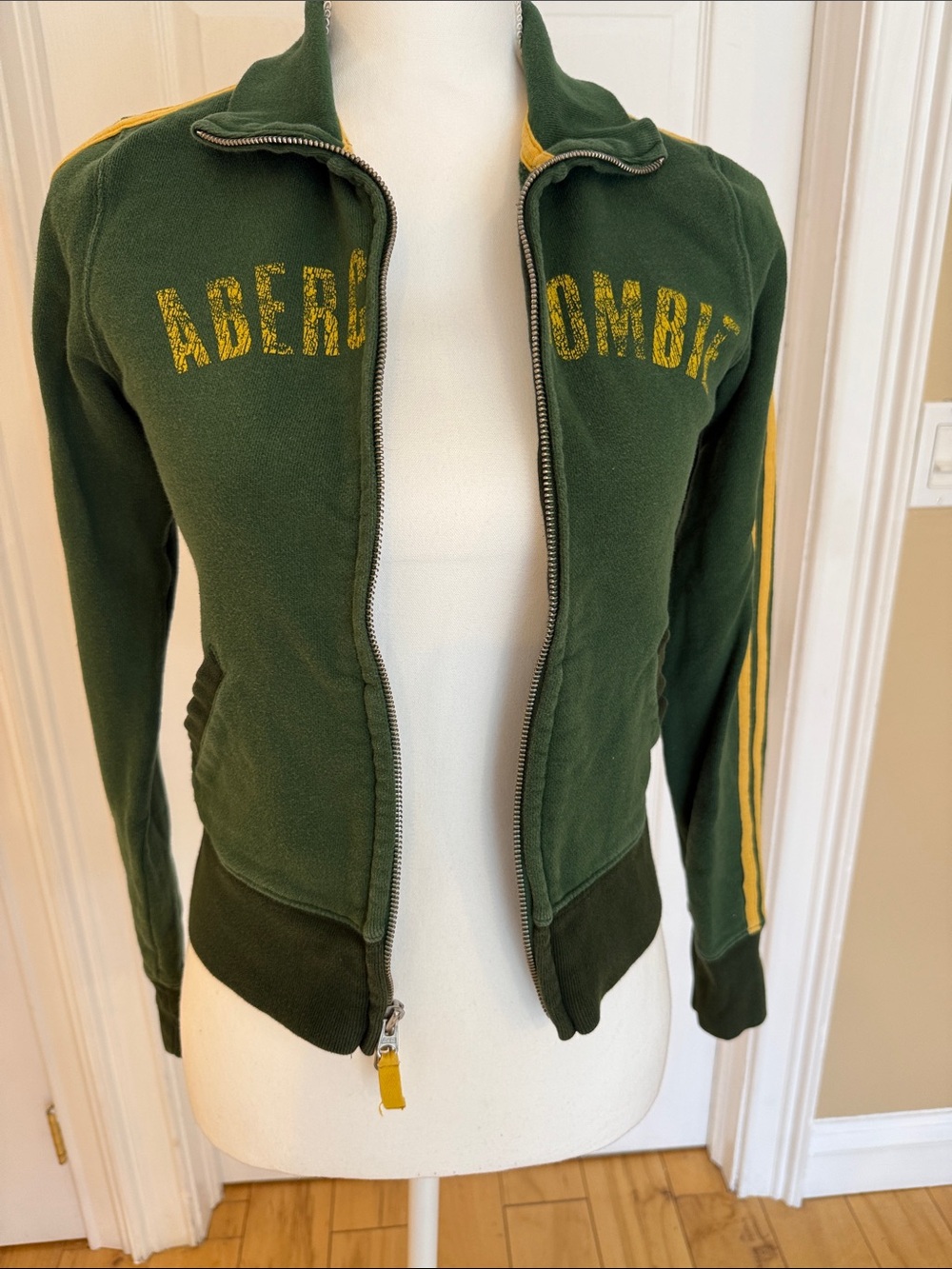 Abercrombie & Fitch Y2 K Green and Yellow Zip-Front Women's Sweater